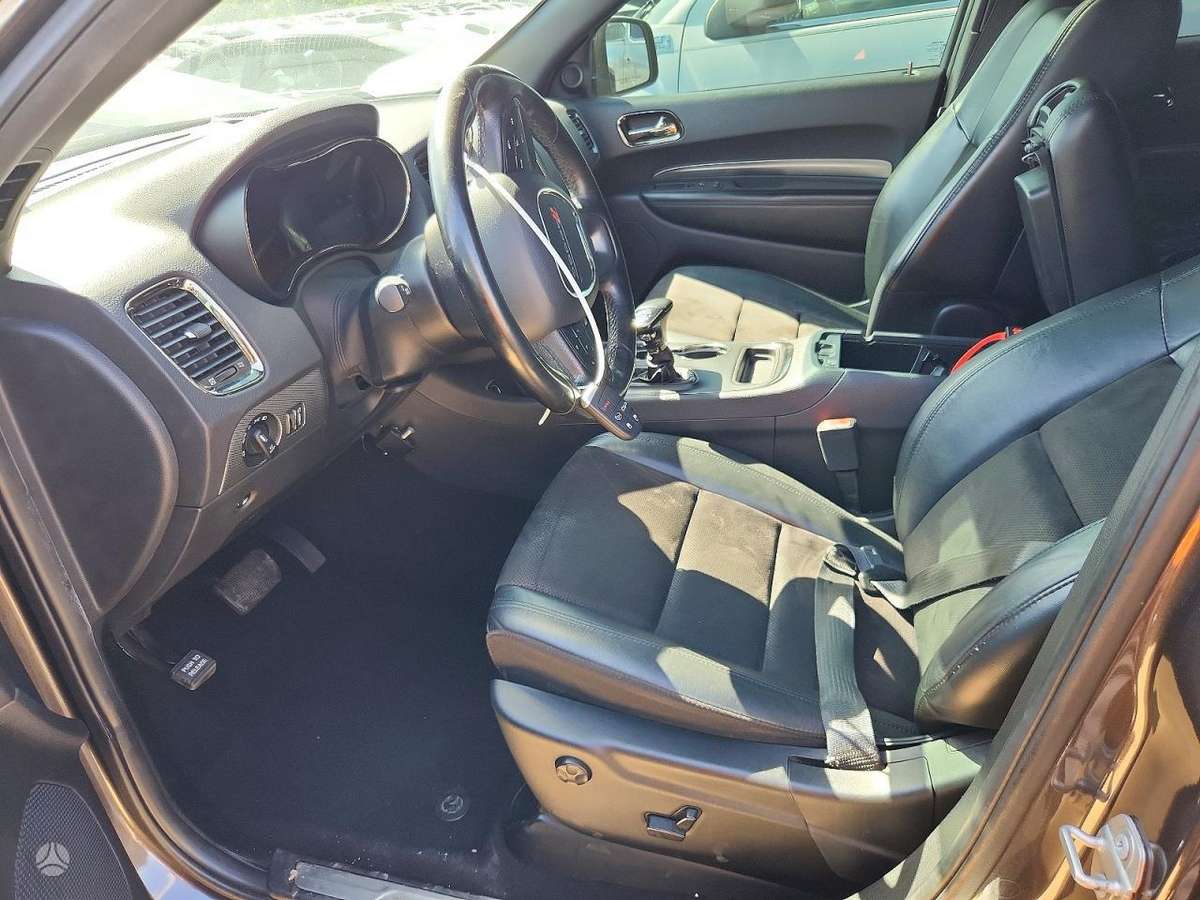 Dodge Durango Spalva pau