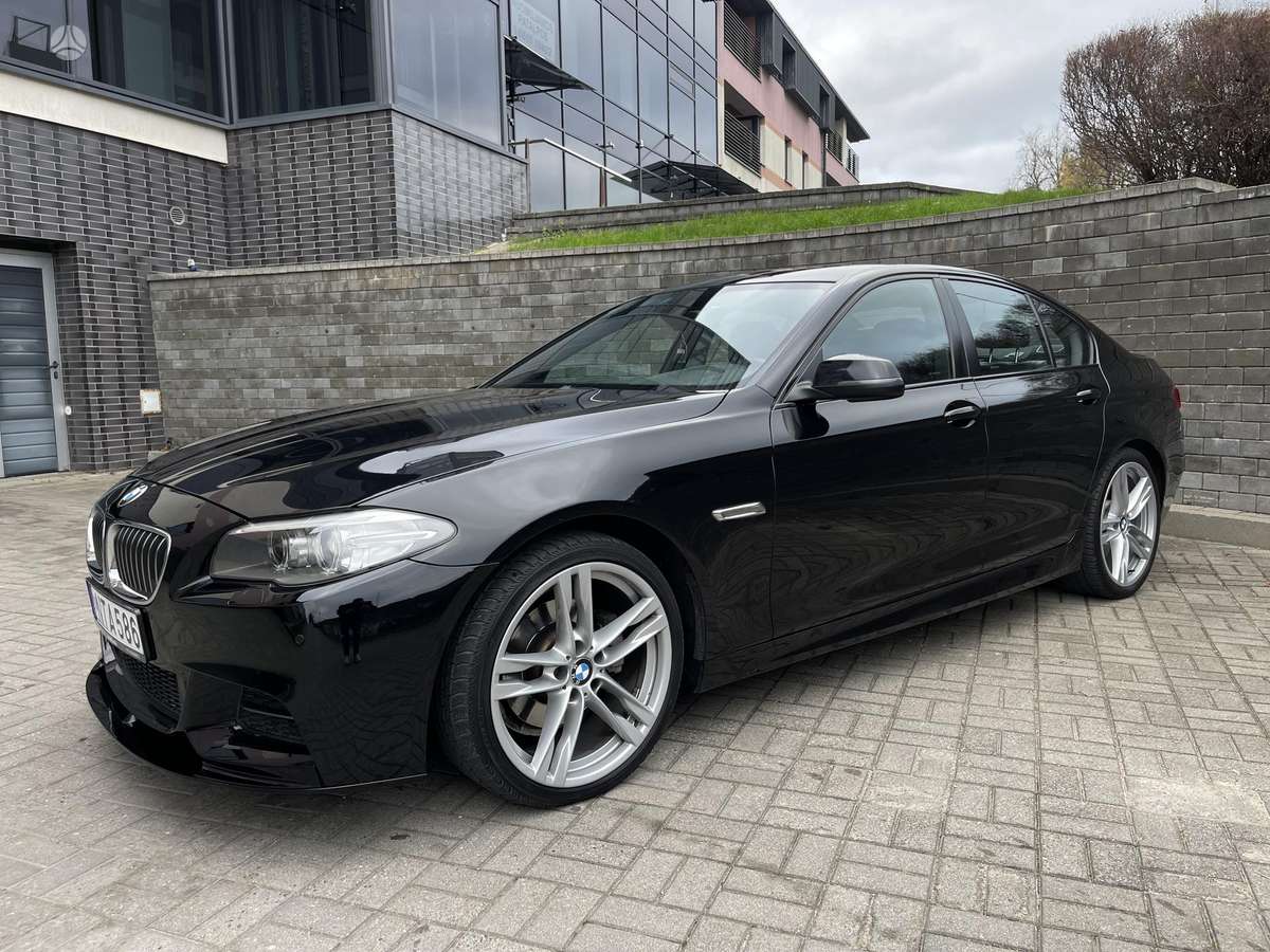 BMW 520, Седан