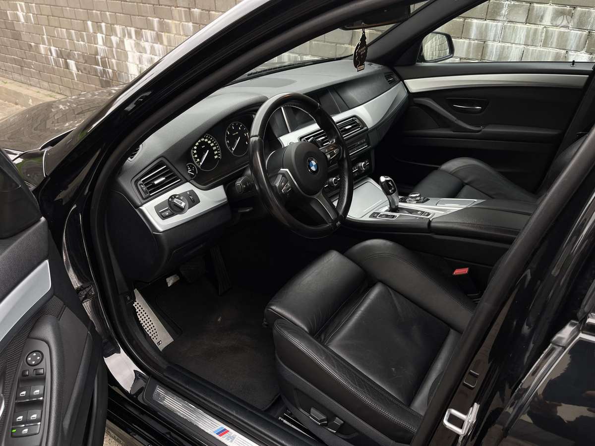 BMW 520, Седан