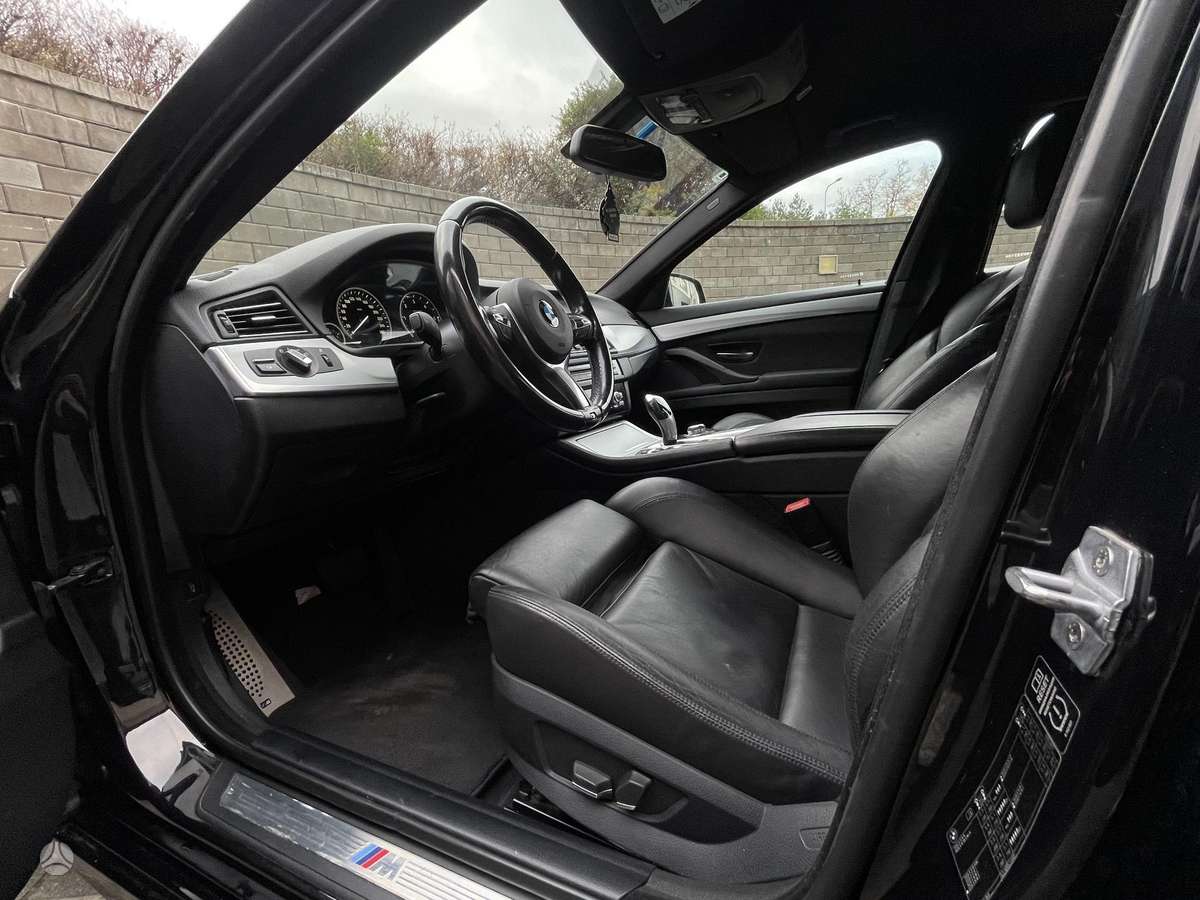BMW 520, Седан