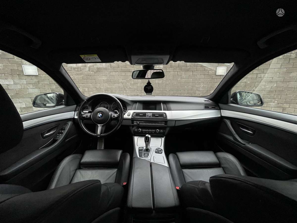 BMW 520, Седан