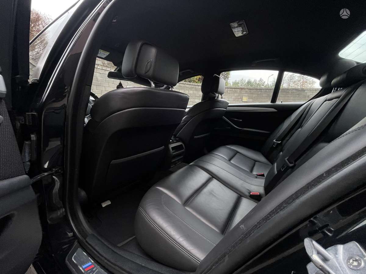 BMW 520, Седан