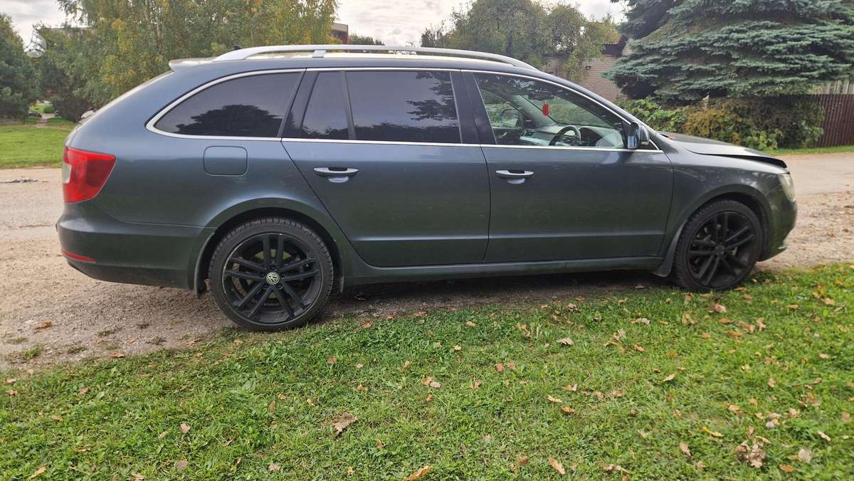 Skoda Superb, 2.0 l., Универсал