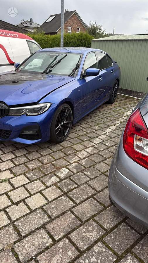 BMW 330