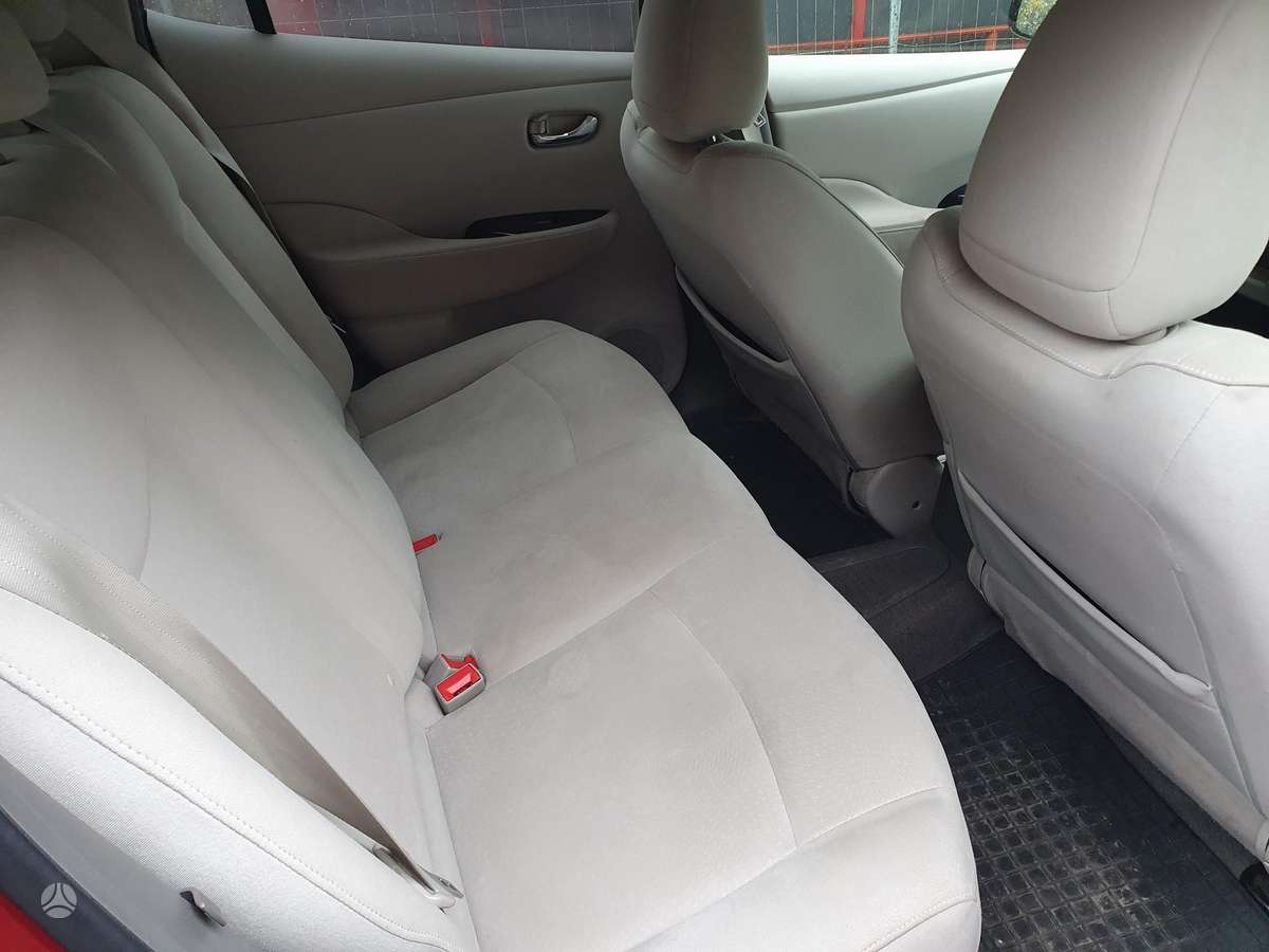 Nissan Leaf, Хэтчбек