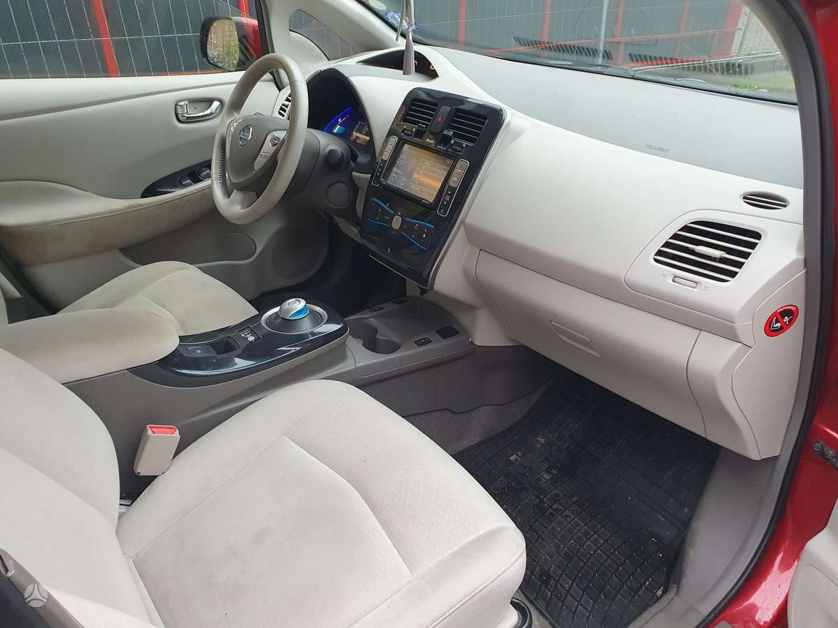 Nissan Leaf, Хэтчбек