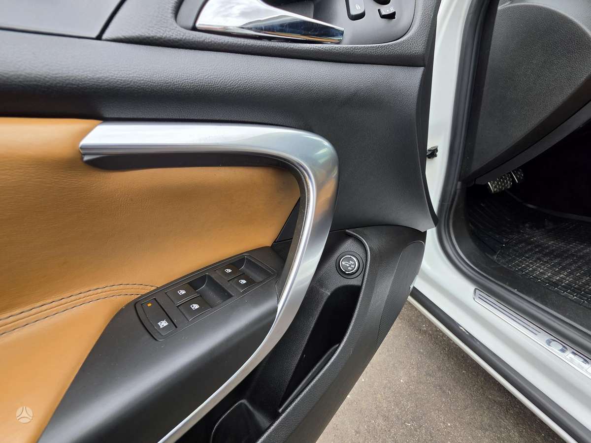 Opel Insignia 2015 — photo 10