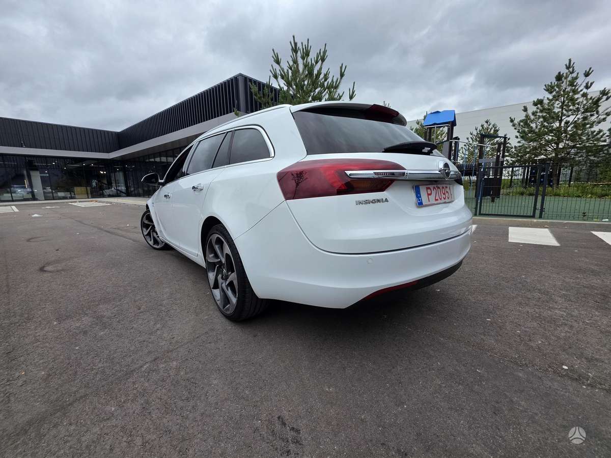 Opel Insignia 2015 — photo 28