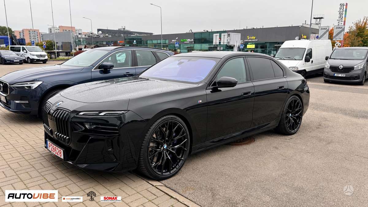 BMW i7