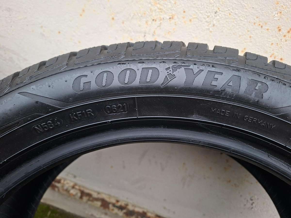 Goodyear, зимние 235/50 R19