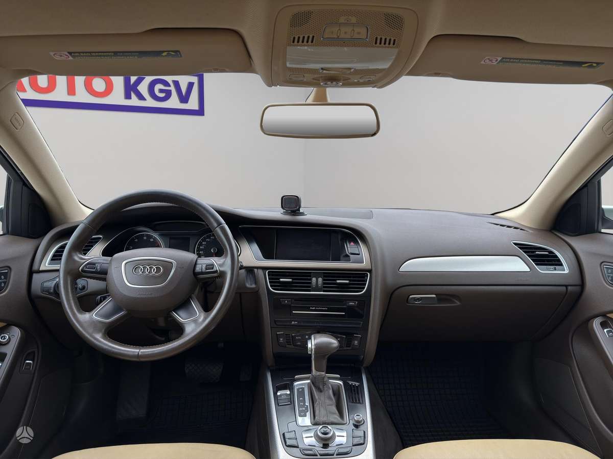 Audi A4, 2.0 l., Седан