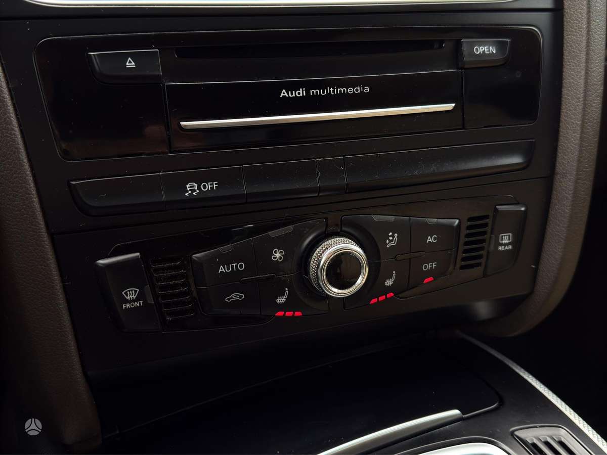 Audi A4, 2.0 l., Седан