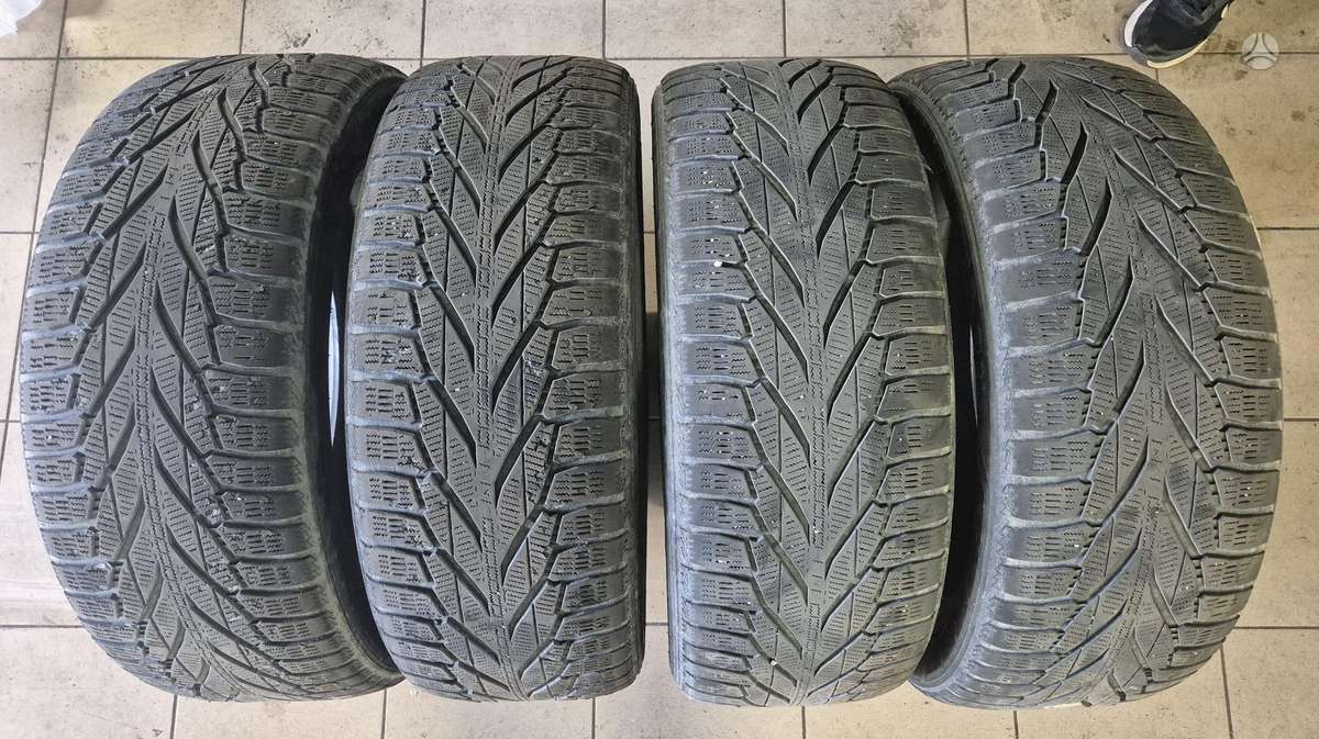 Nokian, зимние 235/50 R19