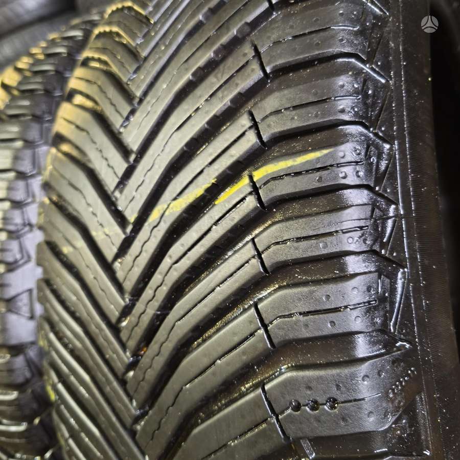 Michelin Cross climate 2, всесезонные 225/55 R19