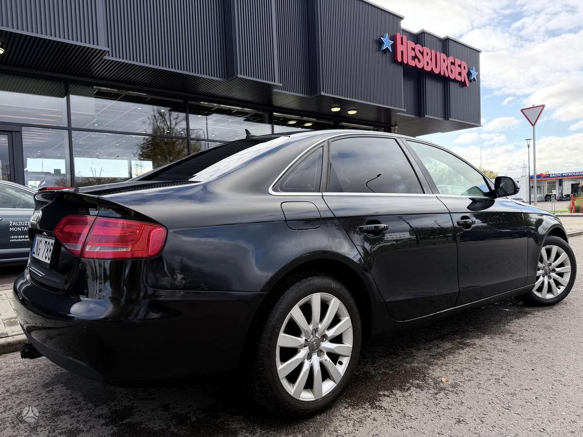 Audi A4, 2.0 l., Седан