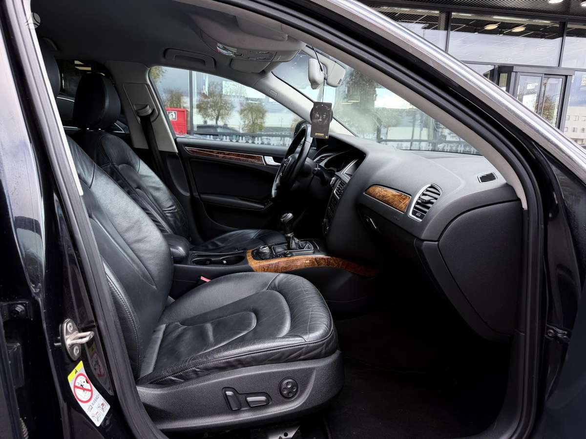 Audi A4, 2.0 l., Седан