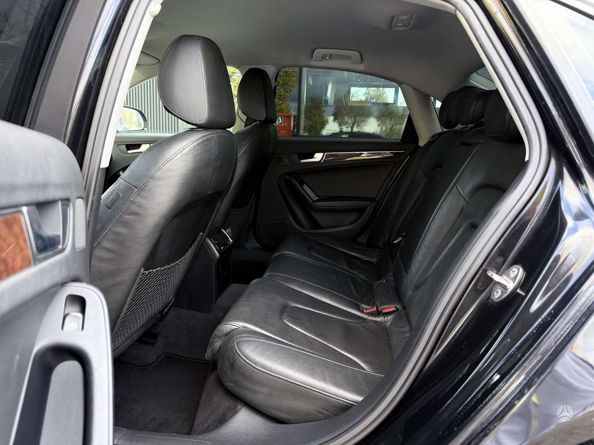 Audi A4, 2.0 l., Седан