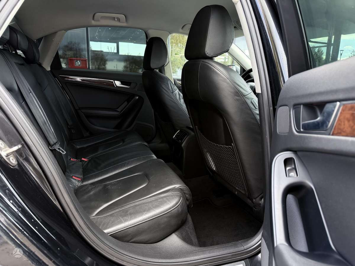 Audi A4, 2.0 l., Седан