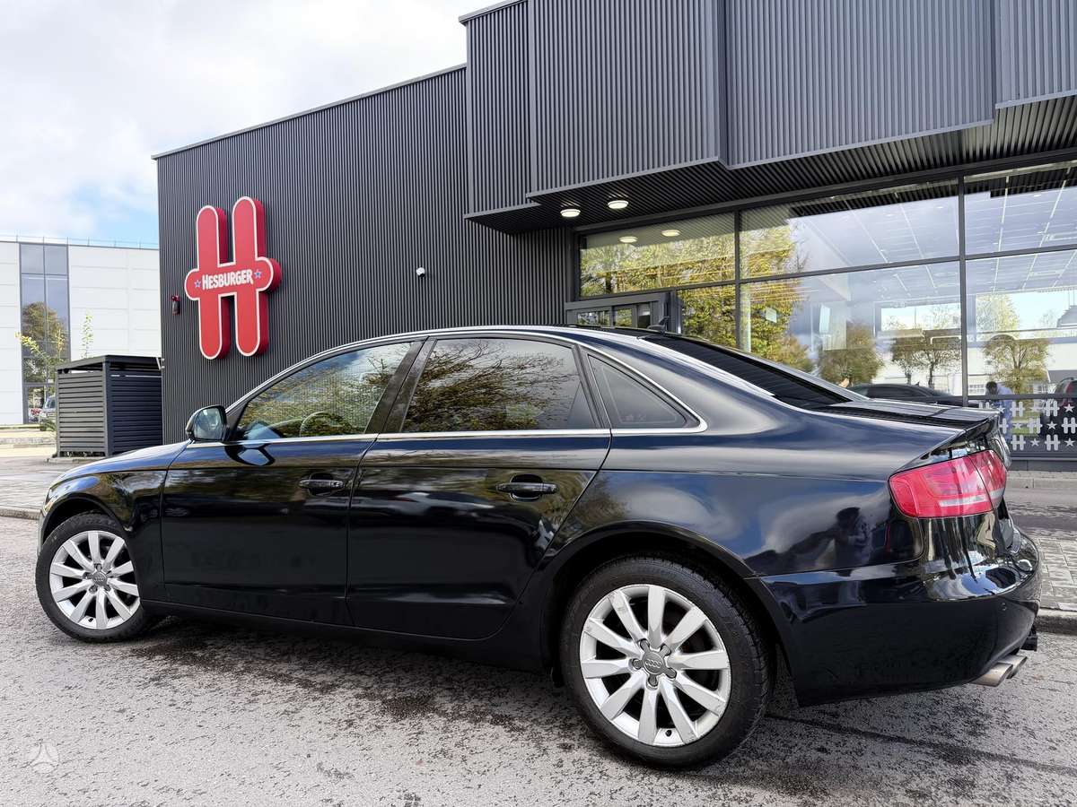 Audi A4, 2.0 l., Седан