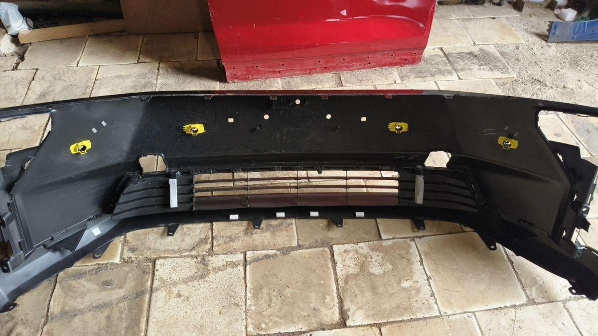 Toyota bZ4X kėbulo dalys