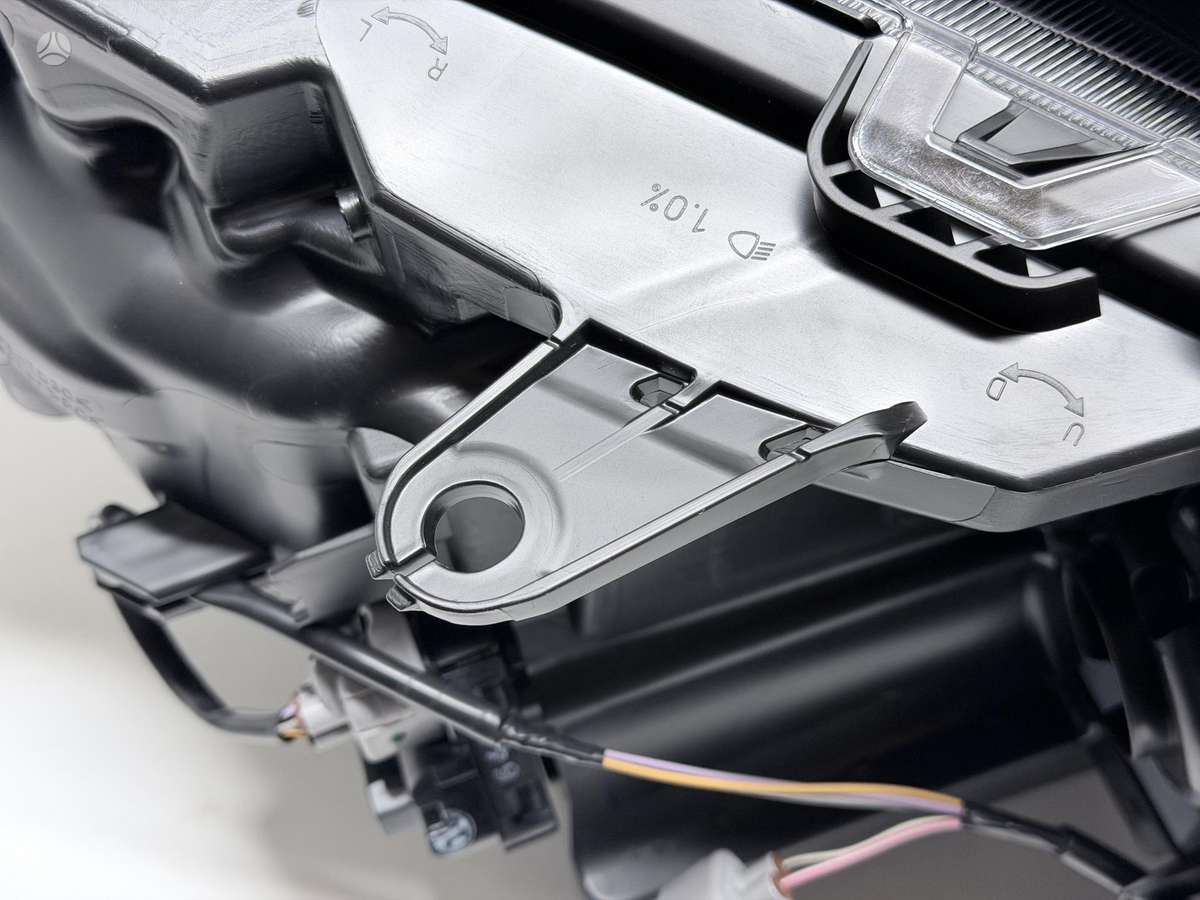 Toyota RAV4 фары