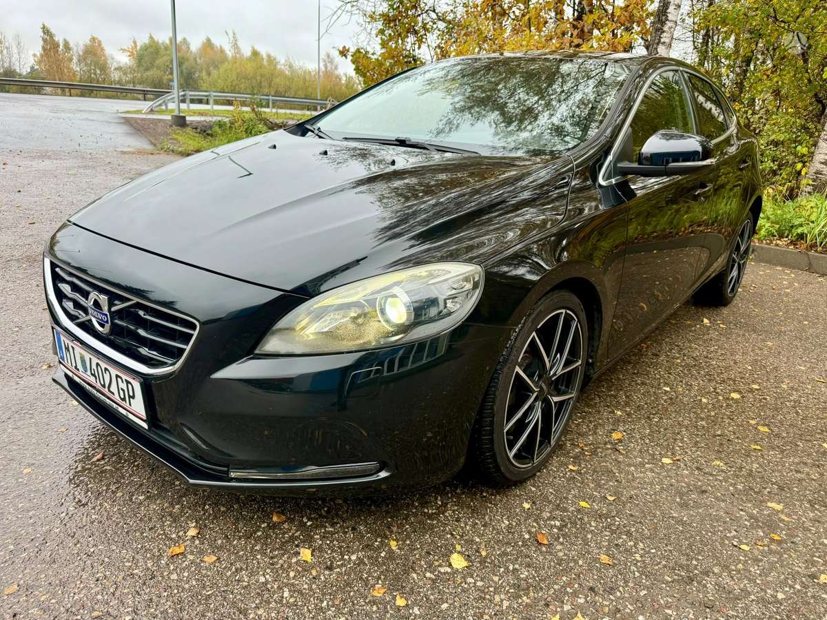 Volvo V40