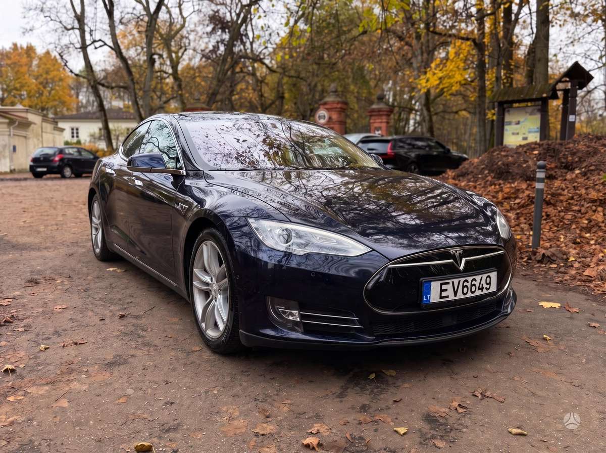 Tesla Model S, 70 кВт·ч, Седан