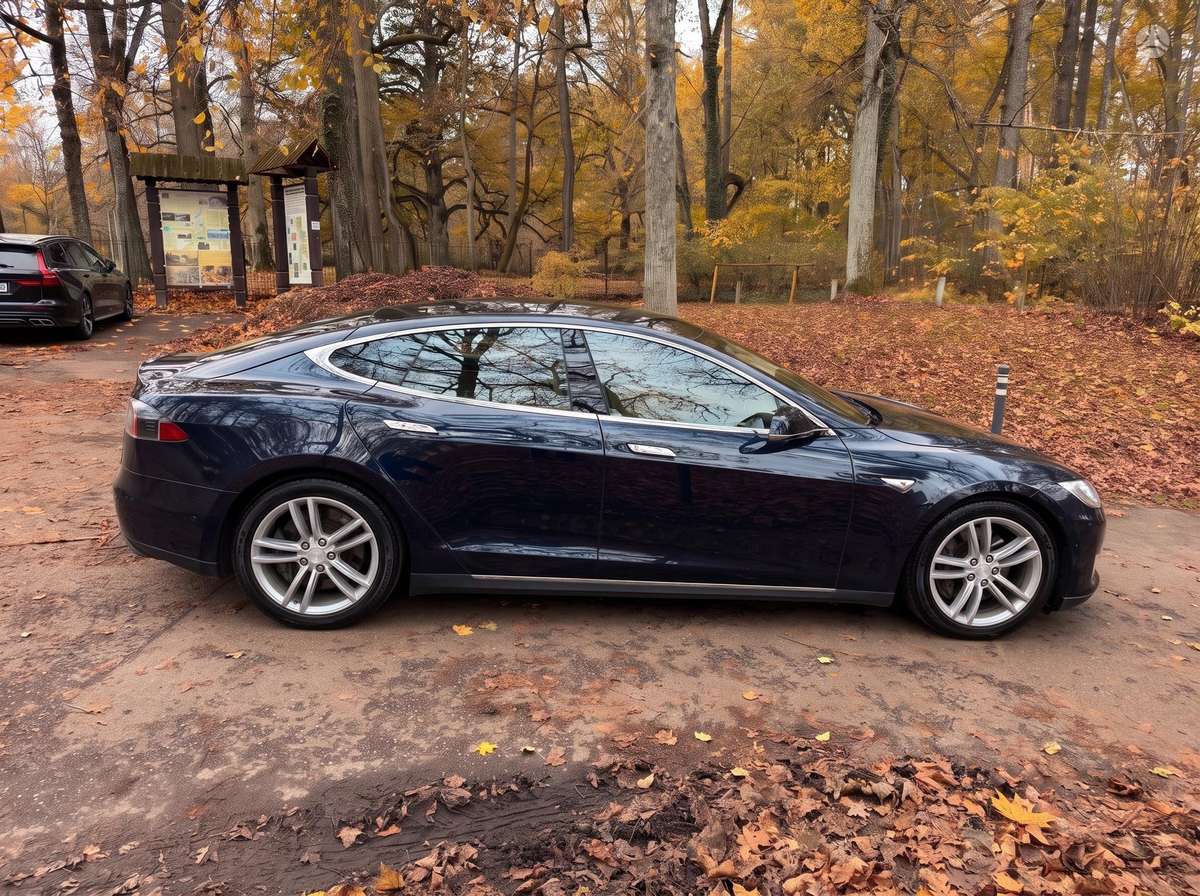 Tesla Model S, 70 кВт·ч, Седан