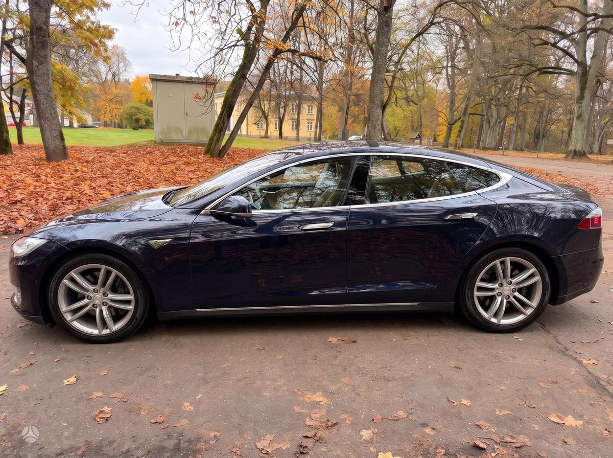Tesla Model S, 70 кВт·ч, Седан