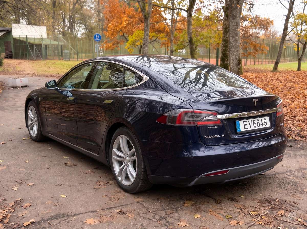 Tesla Model S, 70 кВт·ч, Седан