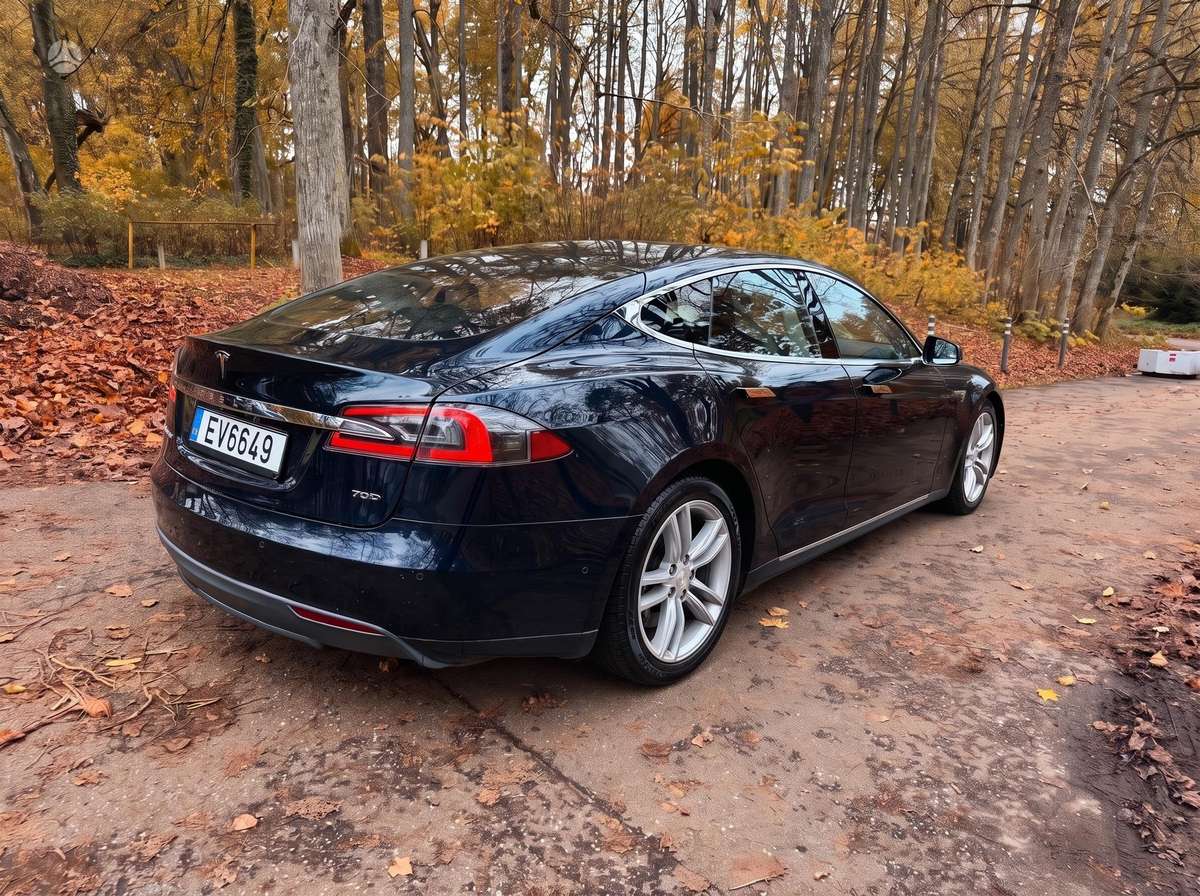 Tesla Model S, 70 кВт·ч, Седан