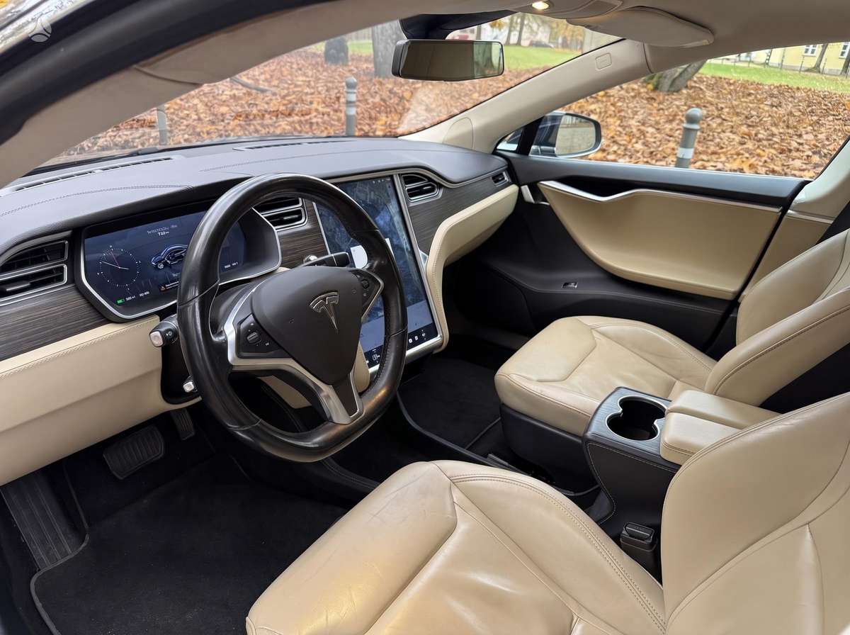 Tesla Model S, 70 кВт·ч, Седан