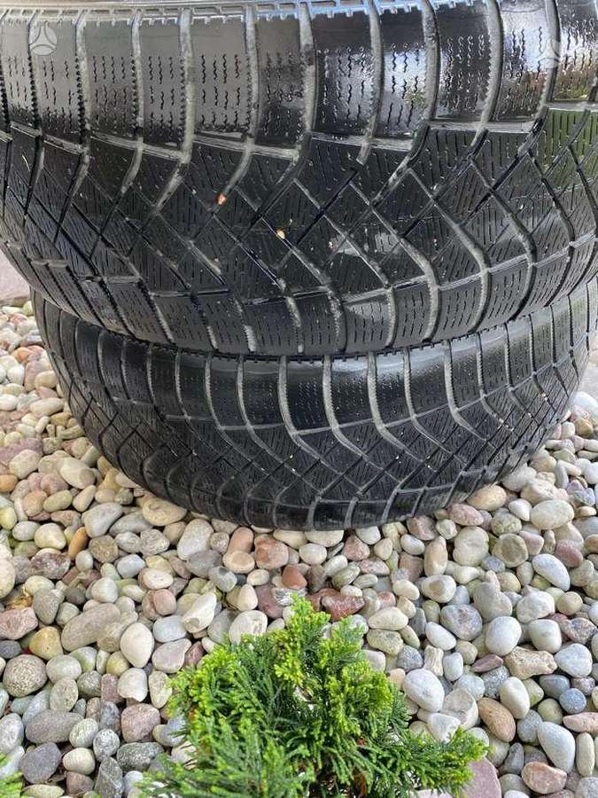 Pirelli ICE ZERO, зимние 215/50 R17