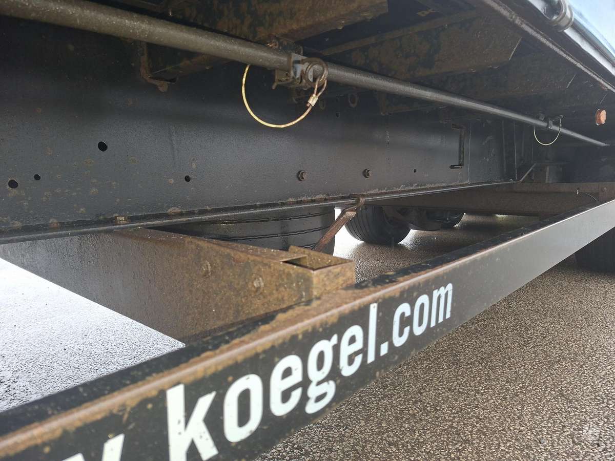 Kögel, užuolaidinės / tentinės