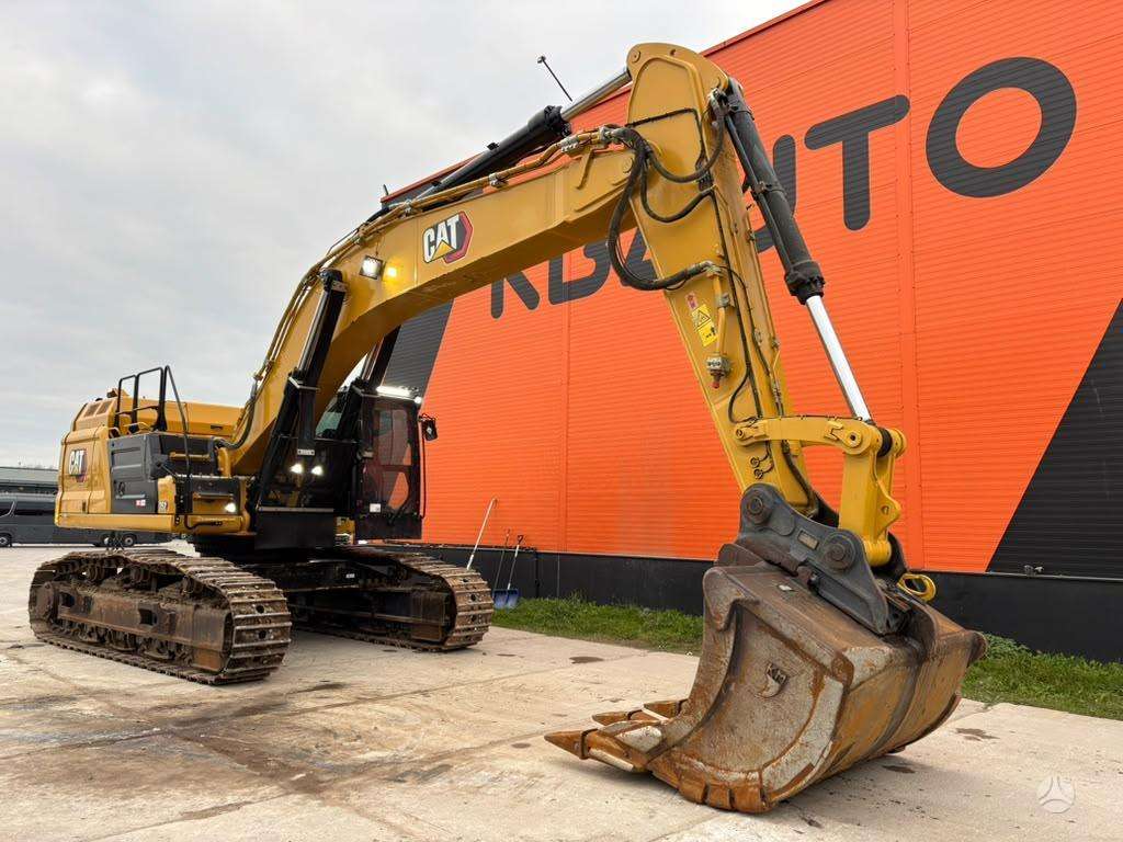 Caterpillar 352, ekskavatoriai