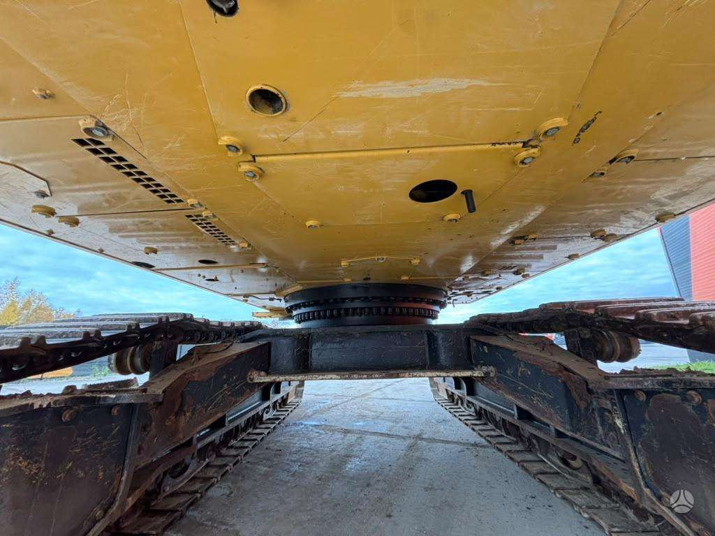 Caterpillar 352, ekskavatoriai