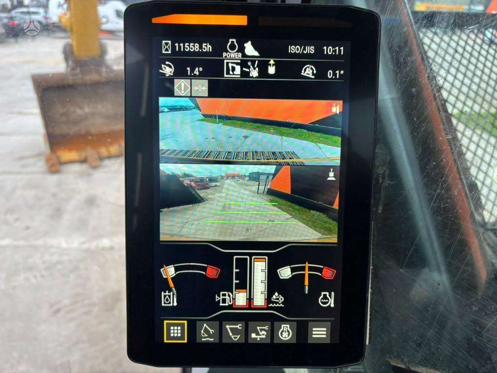 Caterpillar 352, excavator