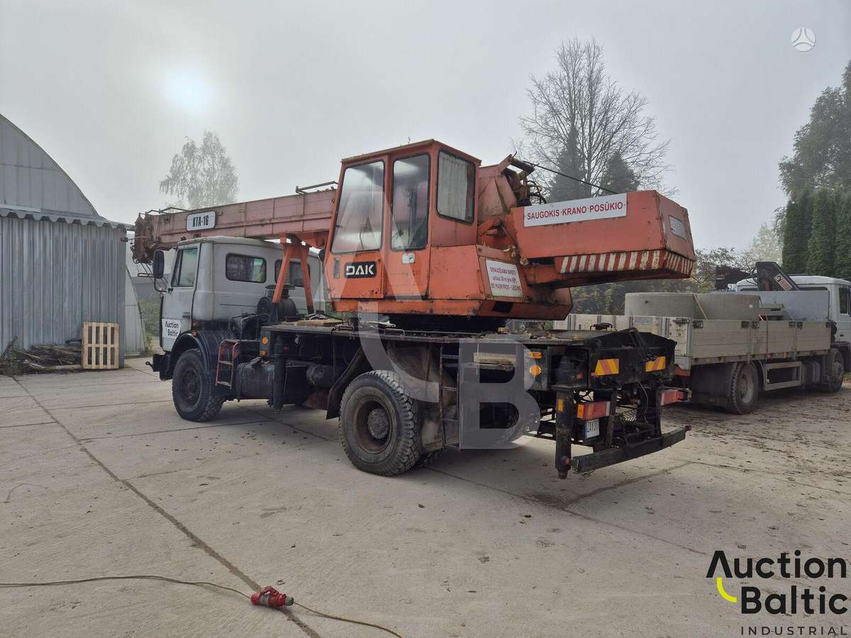 MAZ 5337, краны