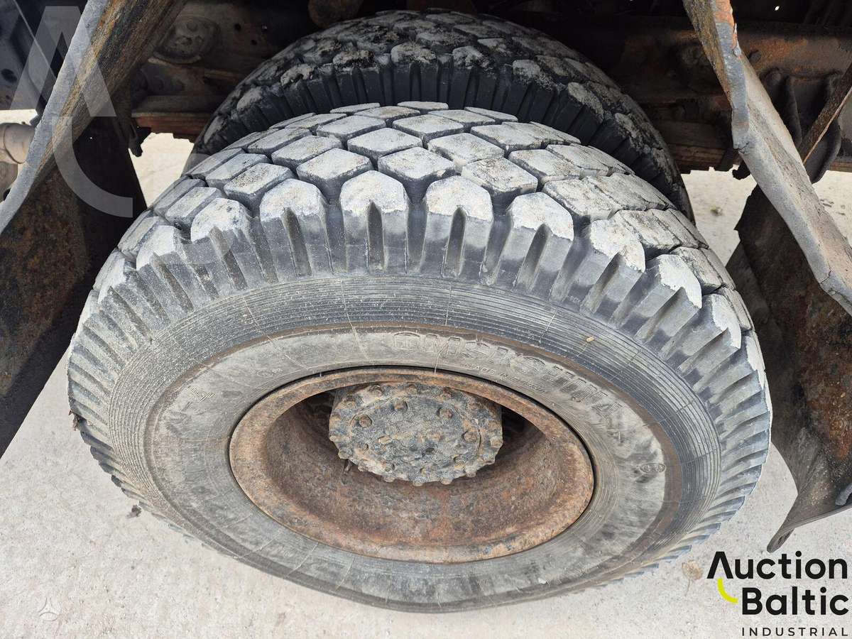MAZ 5337, краны