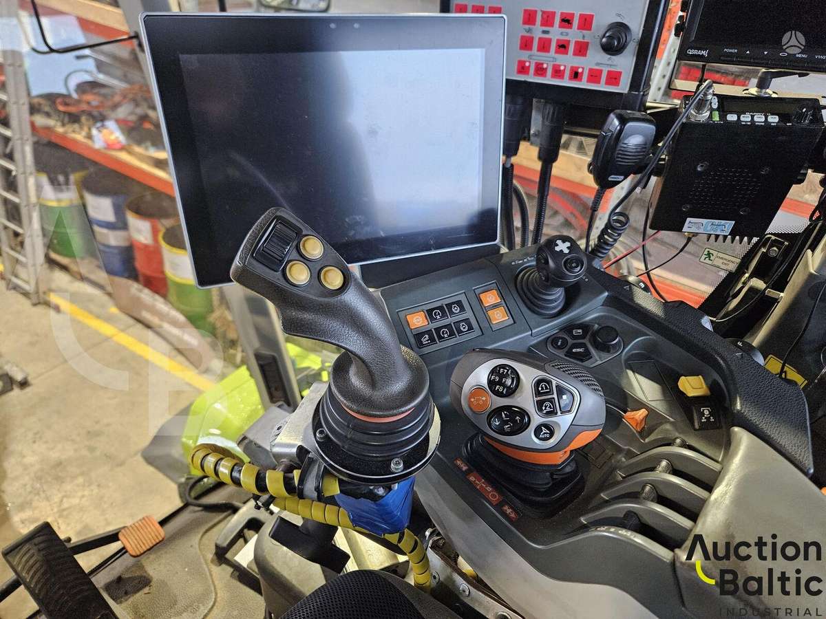 Claas Xerion 5000 Trac, тракторы
