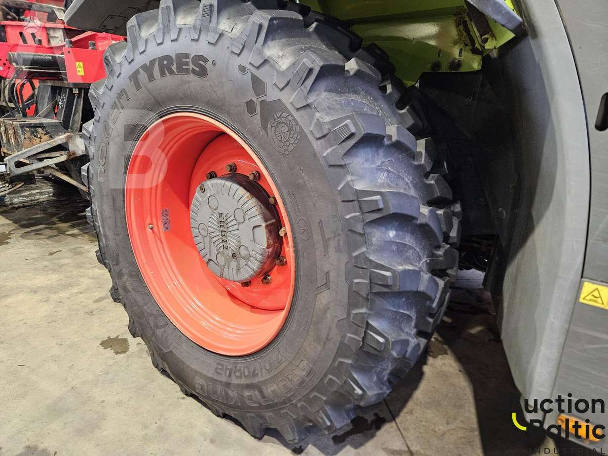 Claas Xerion 5000 Trac, тракторы