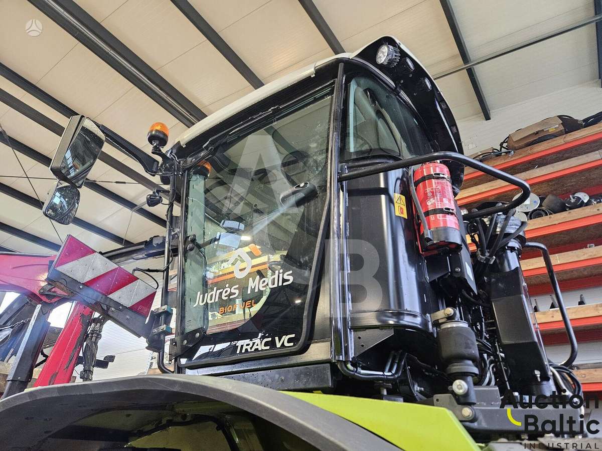 Claas Xerion 5000 Trac, traktoriai