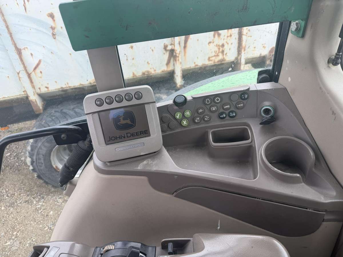 John Deere 7530, traktoriai
