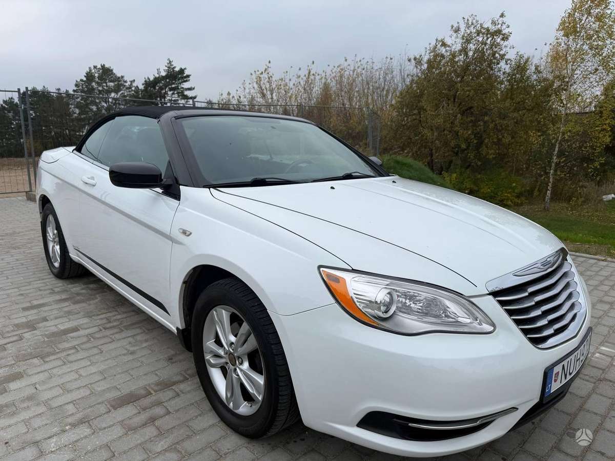 Chrysler 200