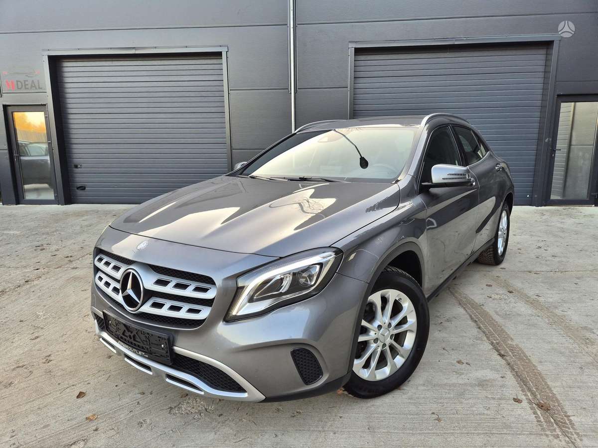 Mercedes-Benz GLA220