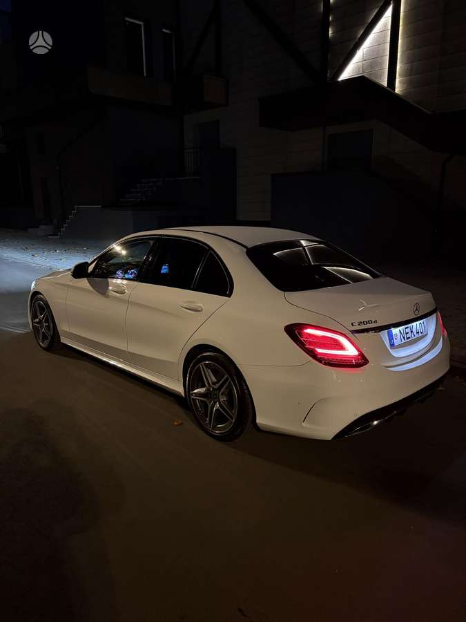 Mercedes-Benz C200