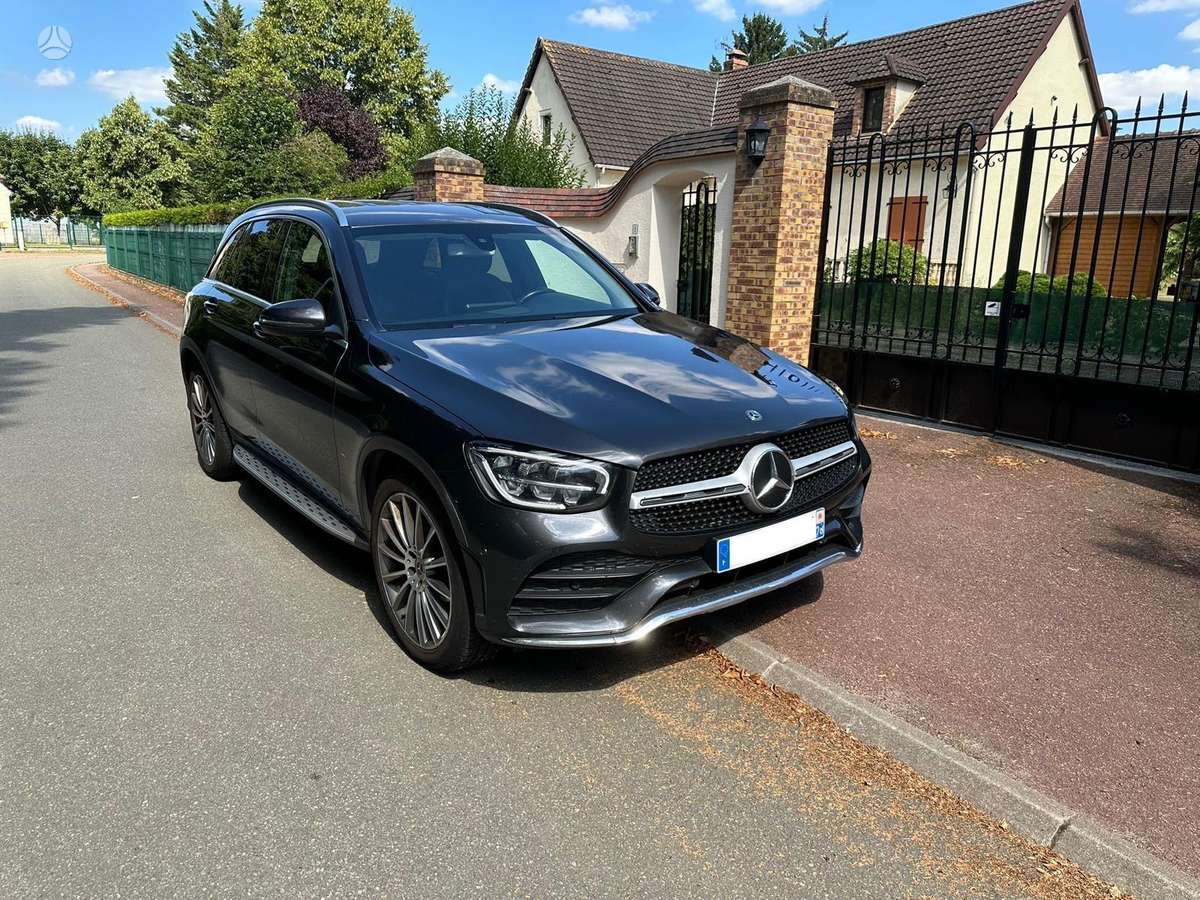 Mercedes-Benz GLC220