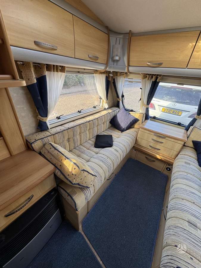 Swift Accles Moonstone, кемперы