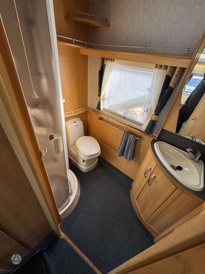 Swift Accles Moonstone, caravans