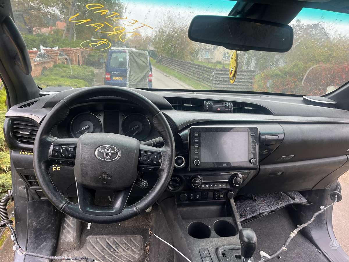 Toyota Hilux детали кузова